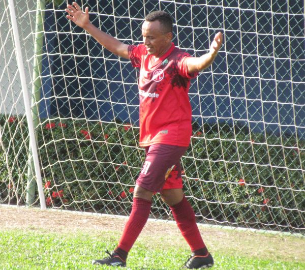 AMÉRICA GOLEIA NACIONAL E MANTÉM VIVA A ESPERANÇA DE CLASSIFICAÇÃO NO QUARENTA OURO. (APCEFMA)